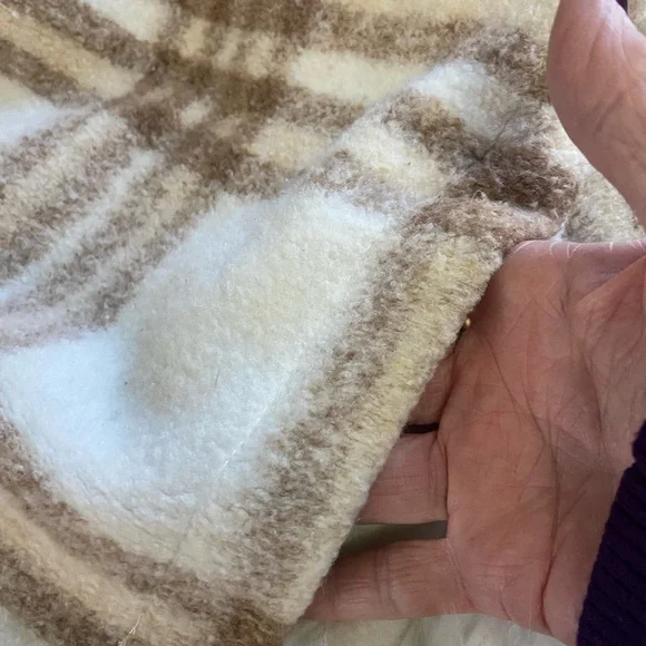 Plaid Hooded Women's Sweater - Picture 5 of 11